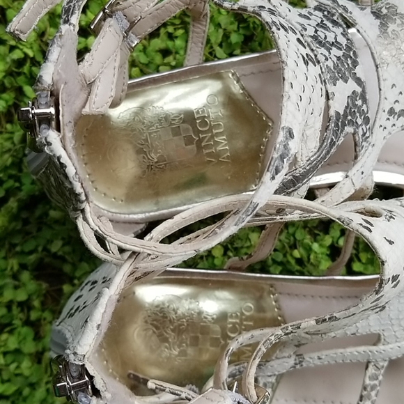 VINCE Camuto Buckles  Cream Laser Leather  Strappy Zips Up Ankle Sandals 8.5 EUC - Picture 9 of 11